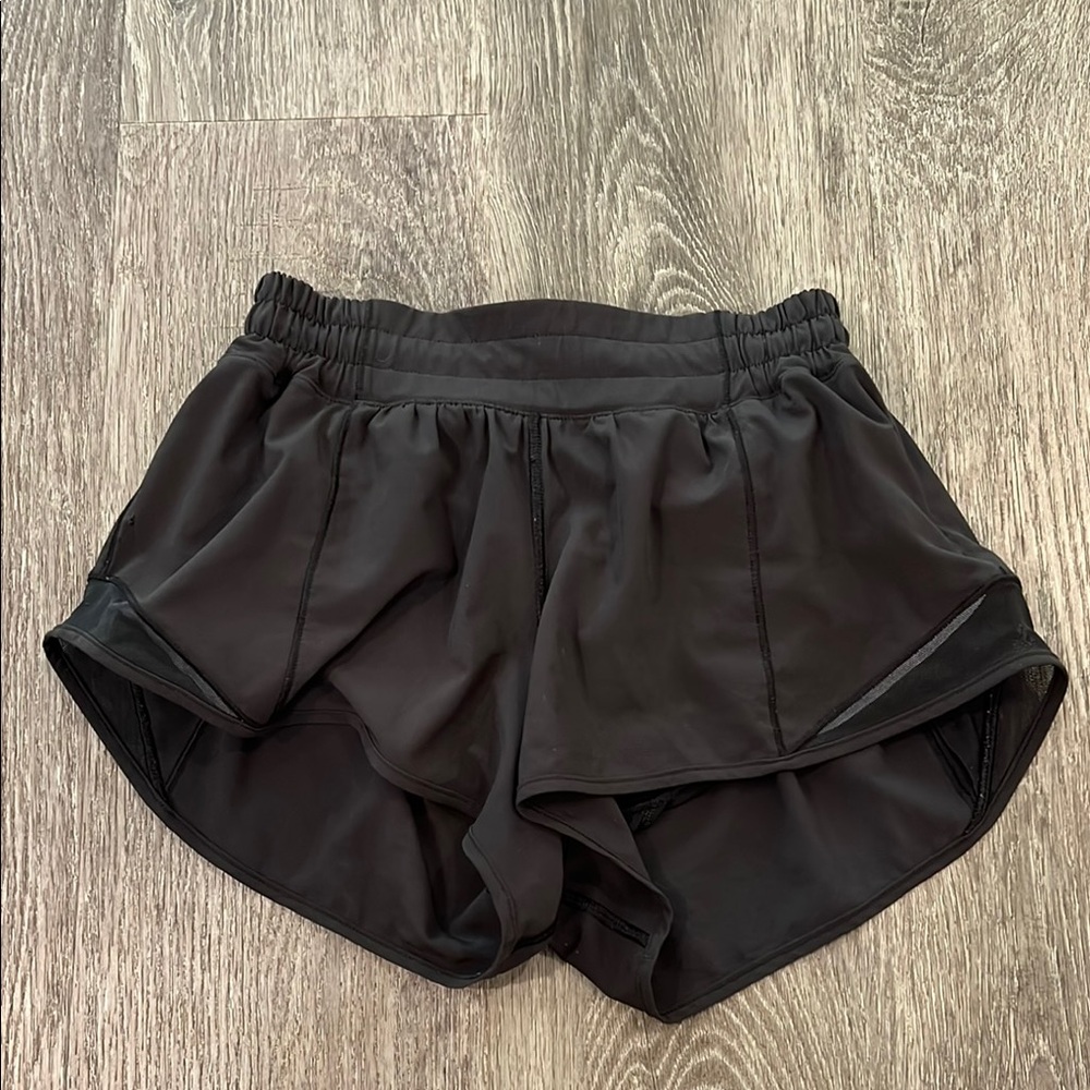 Lululemon Hotty Hot Low-Rise 2.5”
